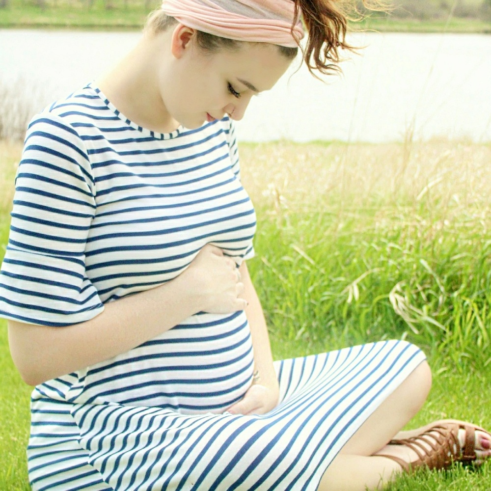 Beautiful Maternity Dress (OVER 50% OFF!!)
